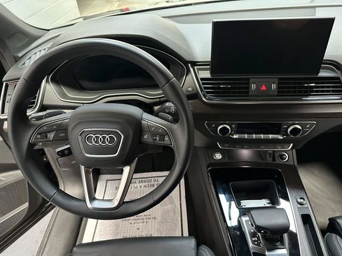 Used 2024 Audi Q5 2.0T Premium Plus w/ Premium Plus Package AWD/4WD image 17