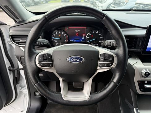 Used 2021 Ford Explorer XLT w/ Equipment Group 202A image 21