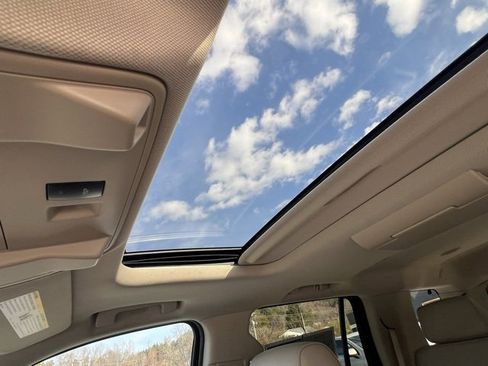 Used 2018 GMC Yukon Denali w/ Denali Ultimate Package image 20