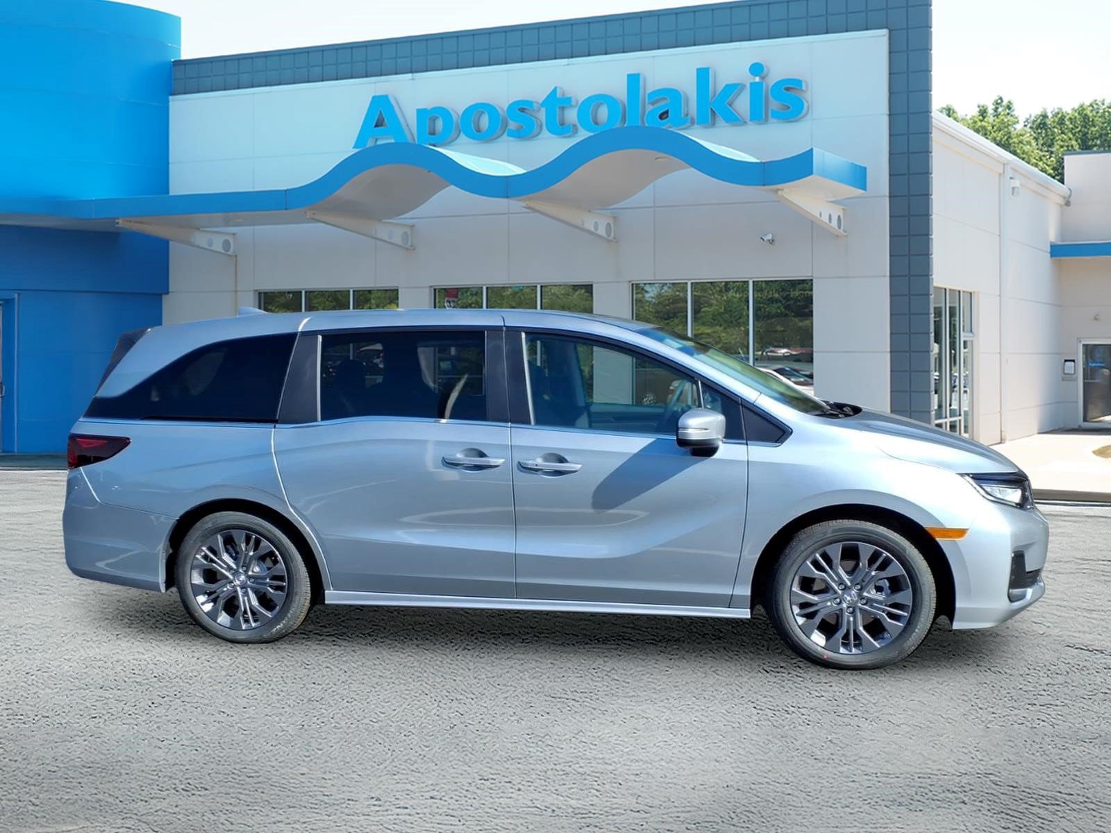 New 2027 Honda Odyssey Touring image 2