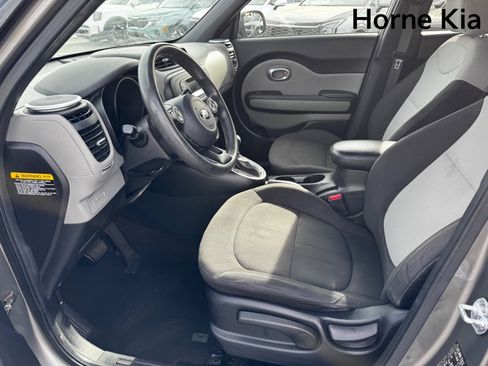Used 2015 Kia Soul Base image 9