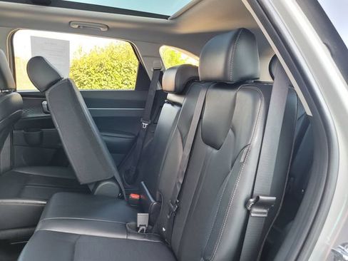 Used 2024 Kia Sorento S w/ Panoramic Sunroof Package FWD image 16