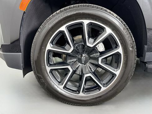 Used 2024 Chevrolet Tahoe RST w/ Luxury Package AWD/4WD image 33