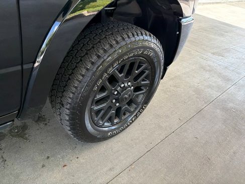 Used 2026 RAM 2500 Limited AWD/4WD image 32