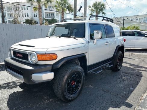 Used 2008 Toyota FJ Cruiser 4WD image 4