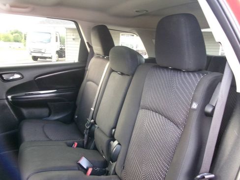 Used 2019 Dodge Journey SE FWD image 18