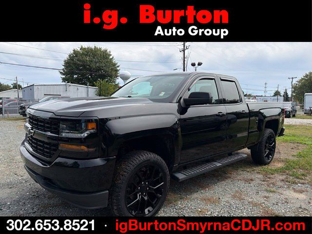Used 2017 Chevrolet Silverado 1500 Custom w/ Custom Convenience Package AWD/4WD image 1