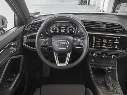 Certified 2025 Audi Q3 2.0T Premium w/ Convenience Package image 23