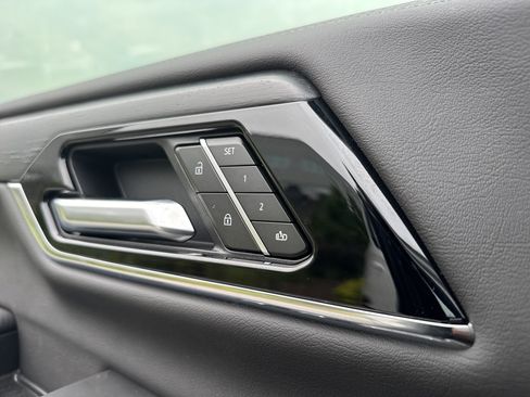 New 2026 GMC Yukon Denali AWD/4WD image 16