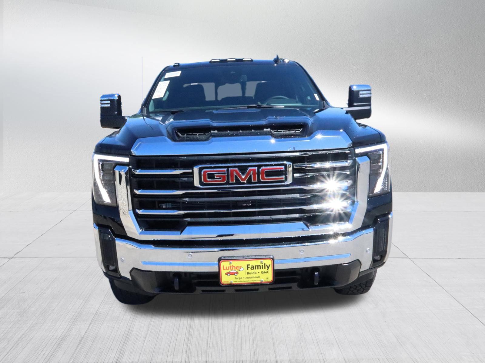 New 2026 GMC Sierra 3500 SLT w/ SLT Premium Package AWD/4WD image 2