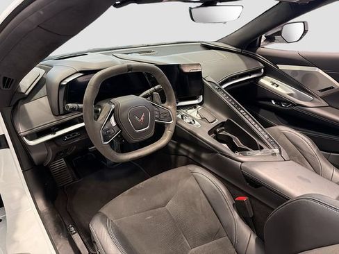 Used 2023 Chevrolet Corvette Stingray Premium Conv w/ Z51 Performance Package RWD image 9