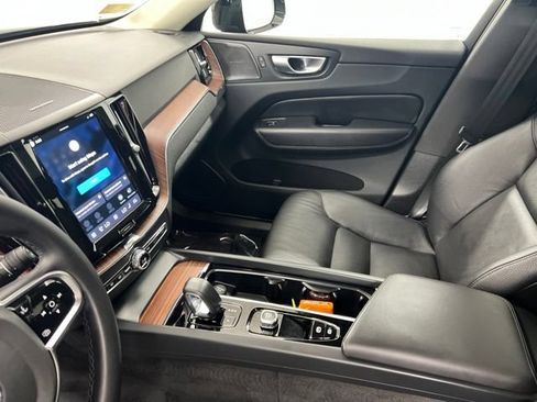 Used 2024 Volvo XC60 B5 Plus w/ Climate Package AWD/4WD image 22