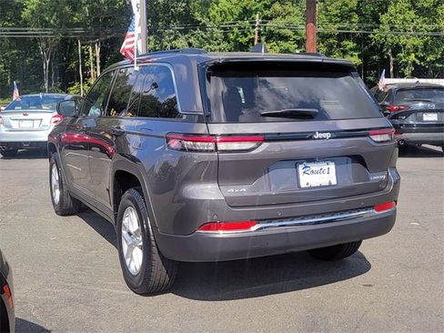 Used 2025 Jeep Grand Cherokee Laredo X image 13