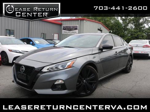 Used 2022 Nissan Altima 2.5 SR w/ Midnight Edition Package FWD image 1