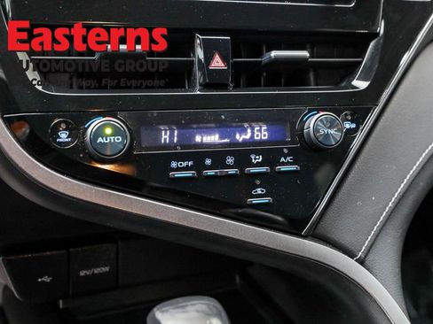 Used 2024 Toyota Camry SE image 19