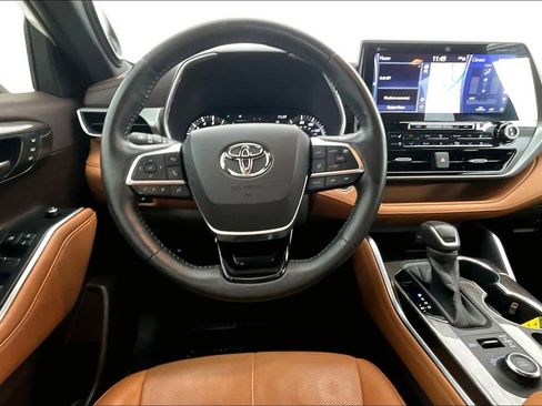 Used 2020 Toyota Highlander Platinum image 8