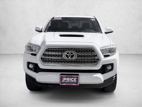 Used 2017 Toyota Tacoma TRD Sport w/ Premium & Technology Package image 2