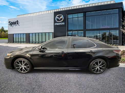 Used 2024 Toyota Camry SE image 7