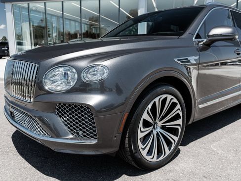 Certified 2024 Bentley Bentayga AWD/4WD image 20