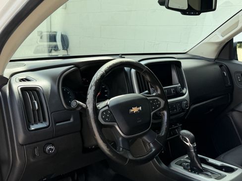 Used 2022 Chevrolet Colorado LT w/ Fleet Safety Package RWD image 16