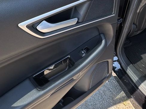 Used 2019 Ford Edge SEL w/ Equipment Group 201A AWD/4WD image 14