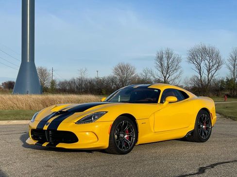 Used 2013 SRT Viper GTS w/ GTS Laguna Interior Pkg image 4