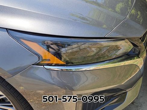 Used 2025 Nissan Altima 2.5 SL FWD image 9