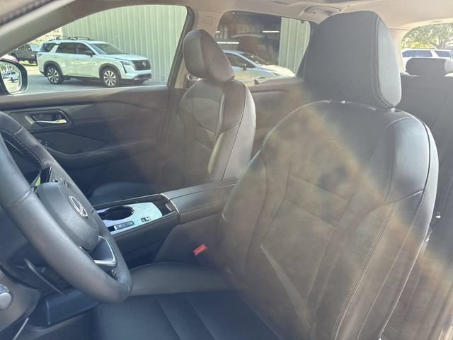 Used 2023 Nissan Rogue SL w/ SL Premium Package FWD image 15