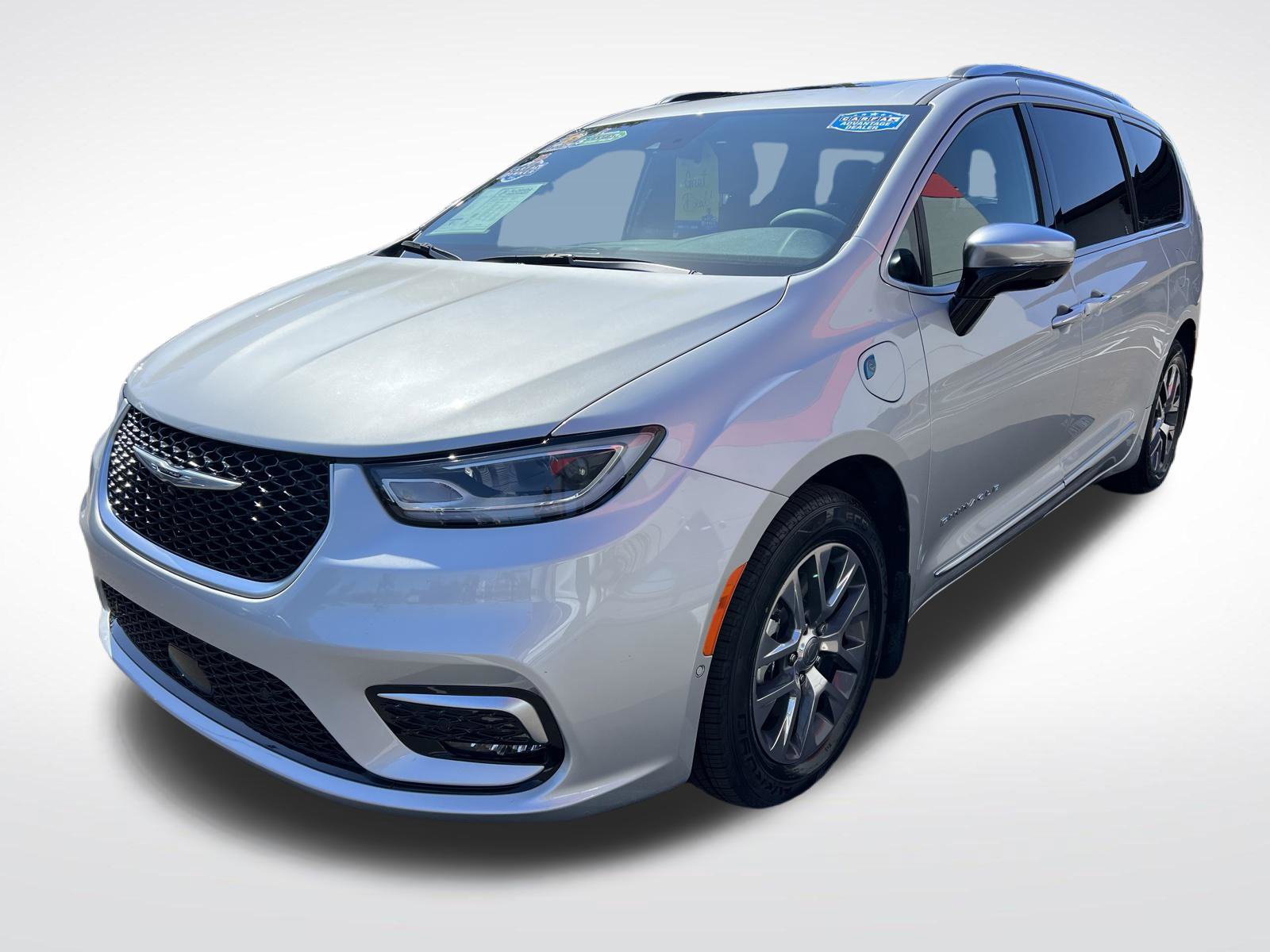 Used 2023 Chrysler Pacifica Pinnacle FWD image 4