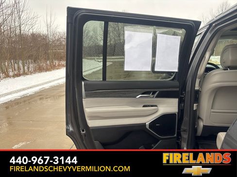 Used 2022 Jeep Wagoneer Series III w/ Premium Group I image 43