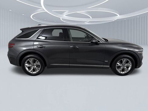 Certified 2022 Genesis GV70 2.5T image 2