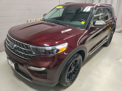 Used 2022 Ford Explorer XLT w/ Equipment Group 202A image 19