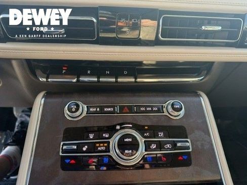 Used 2021 Lincoln Aviator Reserve w/ Equipment Group 201A AWD/4WD image 22