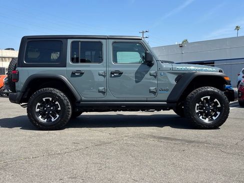 Used 2025 Jeep Wrangler Unlimited Rubicon 4xe w/ Convenience Group image 3