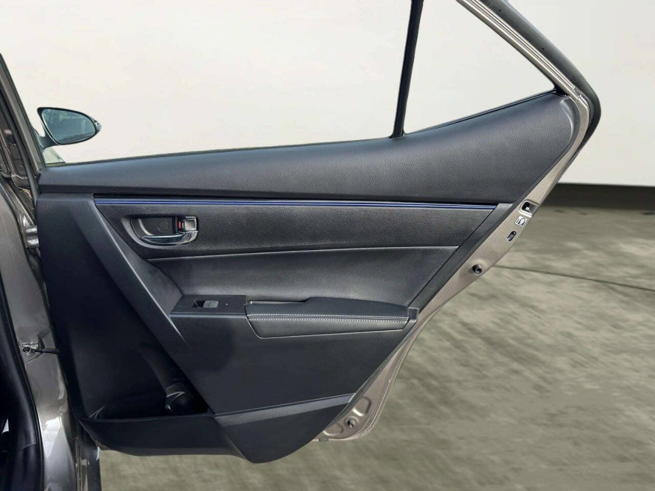 Used 2019 Toyota Corolla SE FWD image 17