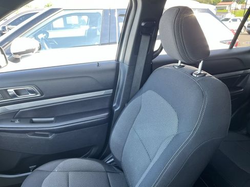 Used 2018 Ford Explorer XLT FWD image 23
