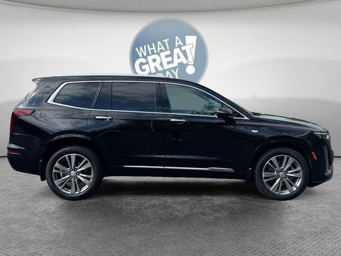 Used 2021 Cadillac XT6 Premium Luxury AWD/4WD image 2