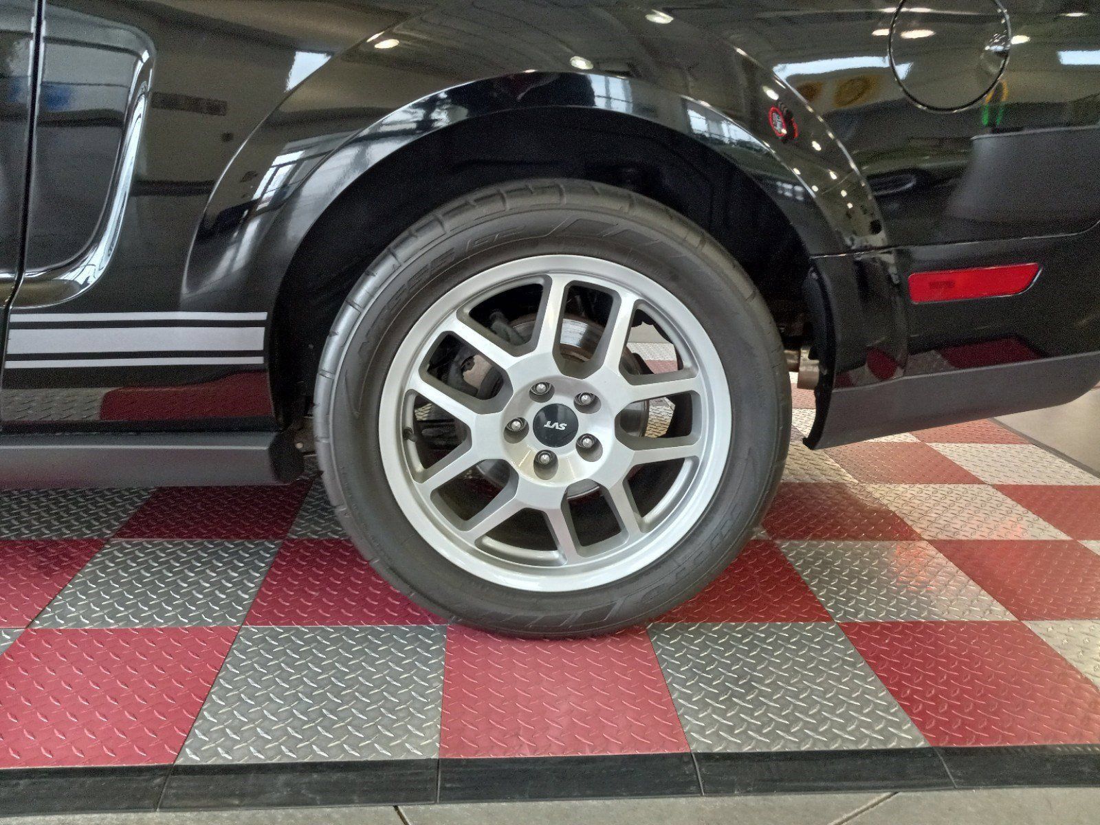Used 2007 Ford Mustang Shelby GT500 RWD image 18