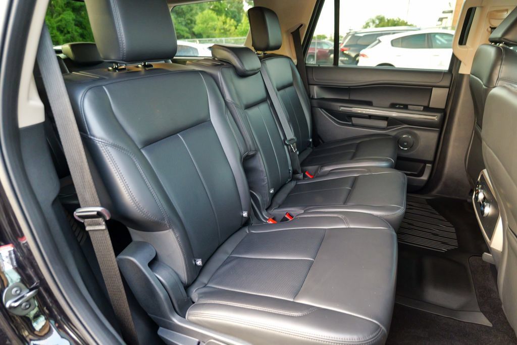 Used 2023 Ford Expedition XLT AWD/4WD image 31