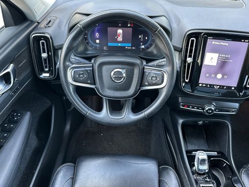 Certified 2023 Volvo XC40 B4 Ultimate FWD image 17
