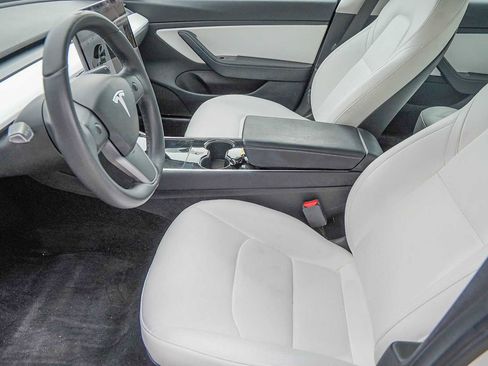 Used 2020 Tesla Model 3 image 10