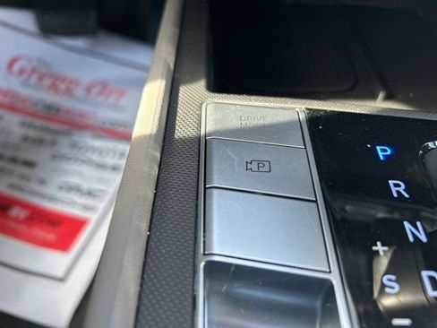 Used 2025 Hyundai Elantra SEL image 26