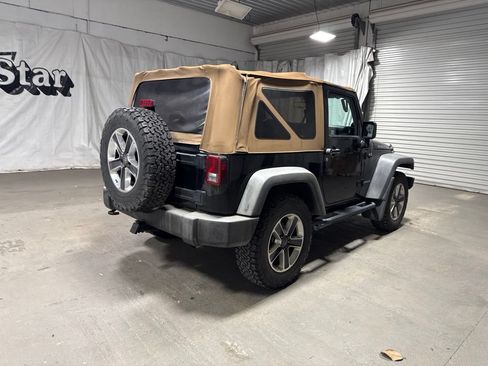 Used 2012 Jeep Wrangler Rubicon w/ PWR Convenience Group AWD/4WD image 7