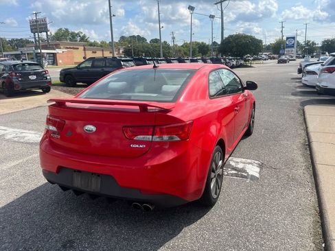Used 2011 Kia Forte Koup SX FWD image 4