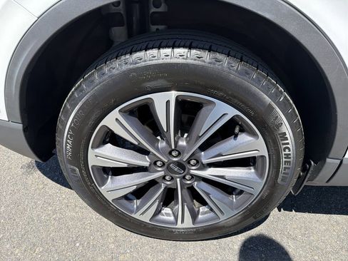 Certified 2022 Lincoln Corsair Reserve w/ Equipment Group 201A AWD/4WD image 32