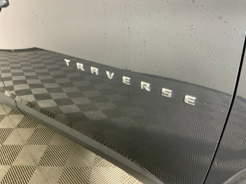 Used 2019 Chevrolet Traverse LT w/ LT Premium Package image 12