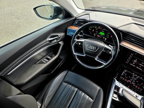 Used 2019 Audi e-tron Premium Plus AWD/4WD image 26