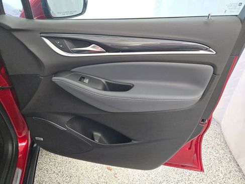 Used 2024 Buick Enclave Premium image 6