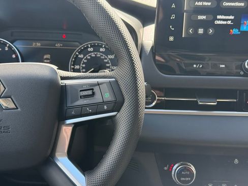 New 2026 Mitsubishi Outlander SE AWD/4WD image 11