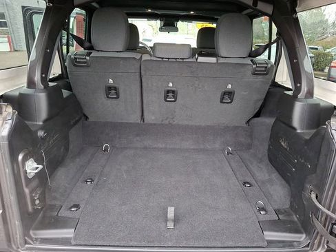 Used 2025 Jeep Wrangler Unlimited Sahara w/ Safety Group image 30